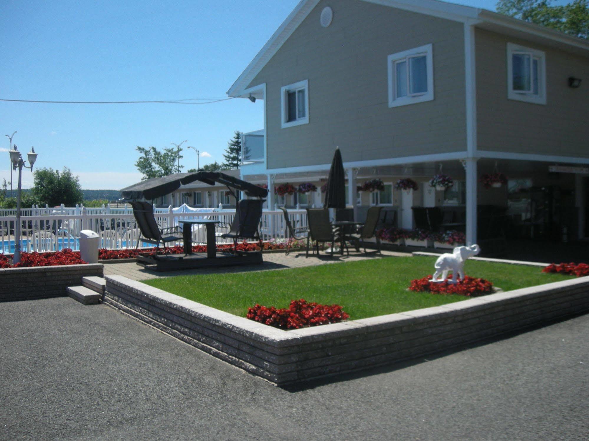 Motel Chevalier Québec Exterior foto